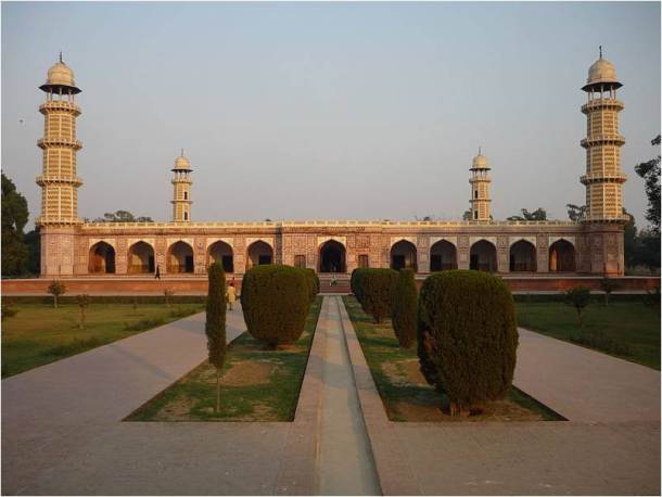 Janhangir's Tomb in Lahore, Wkipedia