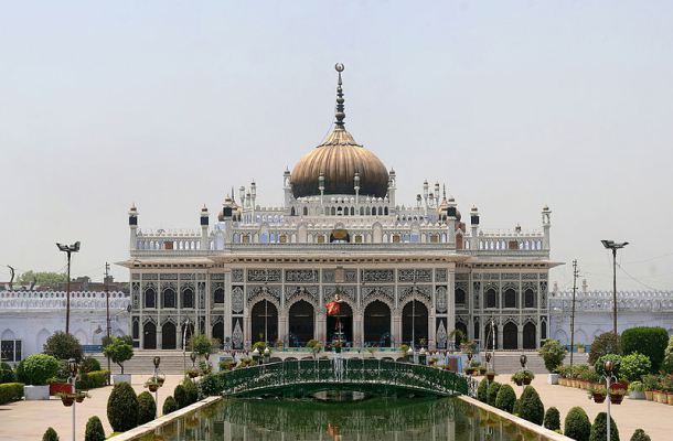 Luknow Chotta Imambara - Wikipedia